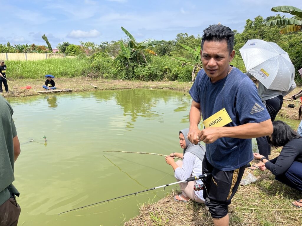 Anwar Juara 2 Lomba Mancing Mania